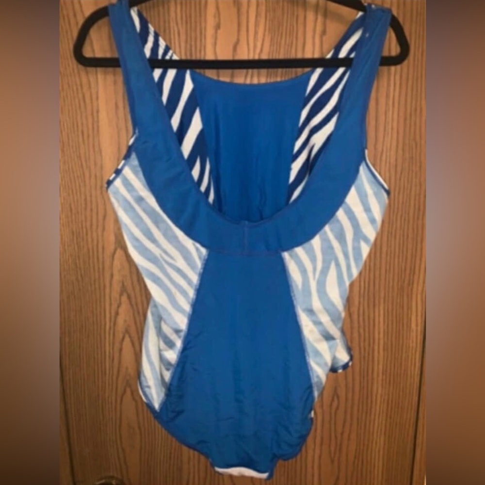 Miracle Suit. - Picture 4 of 5